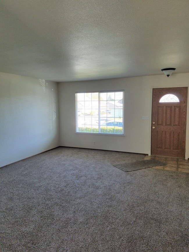 Building Photo - 4 br, 3 bath House - 570 BERKELEY WAY