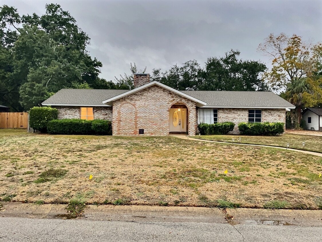 2 Villa Cove Dr, Gulfport, MS 39507 House Rental in Gulfport, MS