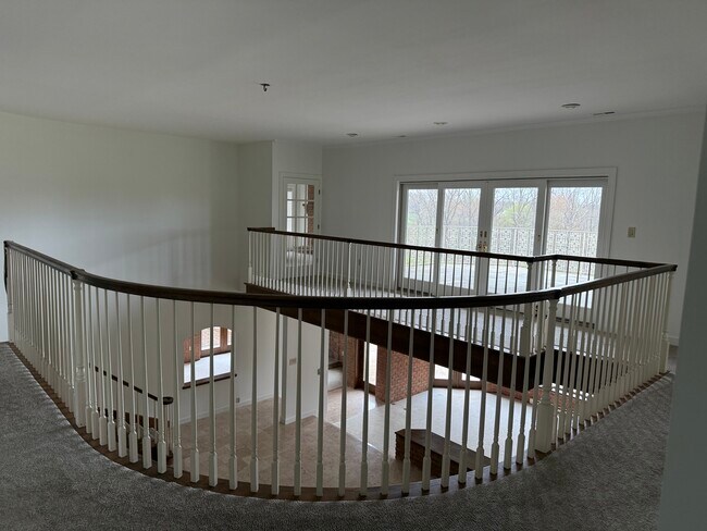 Main Upstairs Hallway - 18020 Edwards Ferry Rd