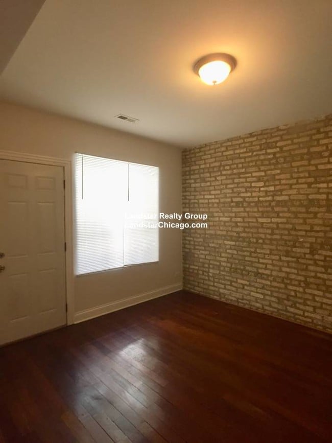 Building Photo - 6504 N Claremont Ave