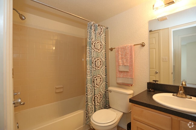 Interior Photo - Bayou Point