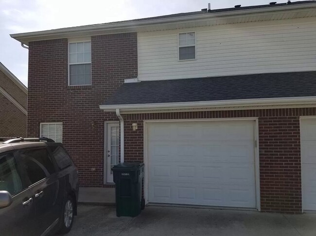 1 Car Garage - 630 Hampton Way