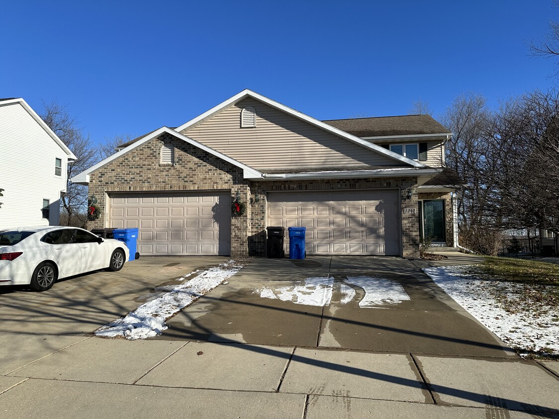 1241 Enterprise Dr, Verona, WI 53593 House Rental in Verona, WI