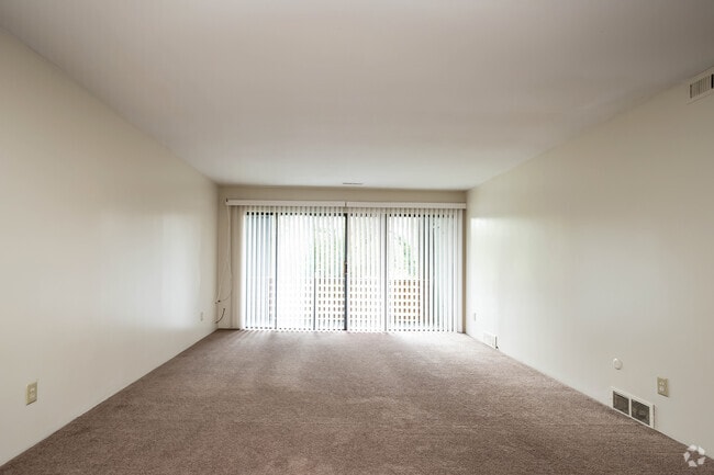 Photo - Greenwich Manor Apartments