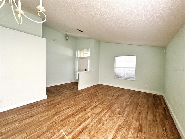 Building Photo - 4663 Doral Park Ave