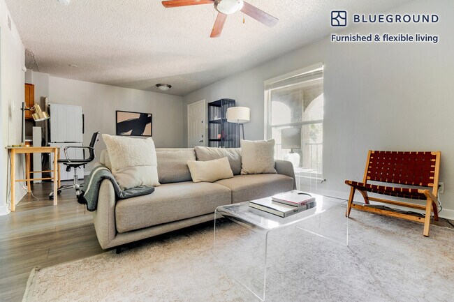 Building Photo - 1230 E 38th 1/2 St