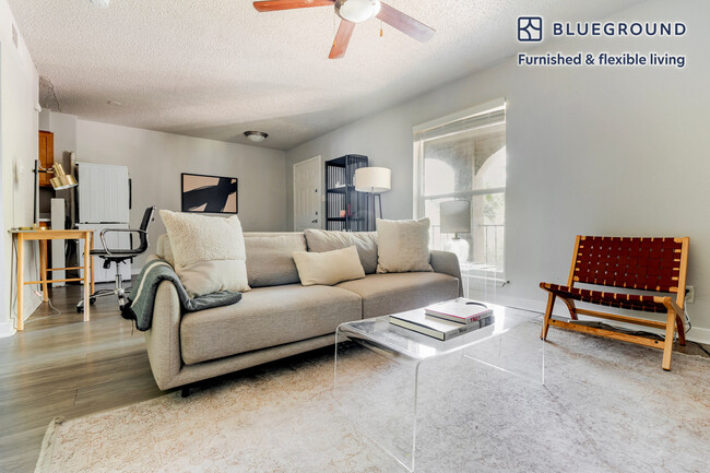 Building Photo - 1230 E 38th 1/2 St