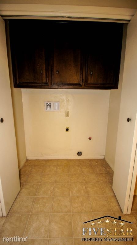 Foto del edificio - 7608 Stockdale Hwy