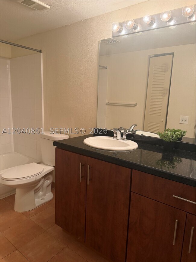 Building Photo - 12950 Vista Isles Dr