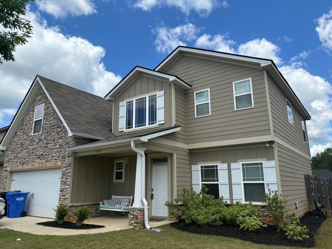 Building Photo - Spacious & Stylish Living – Available for ...