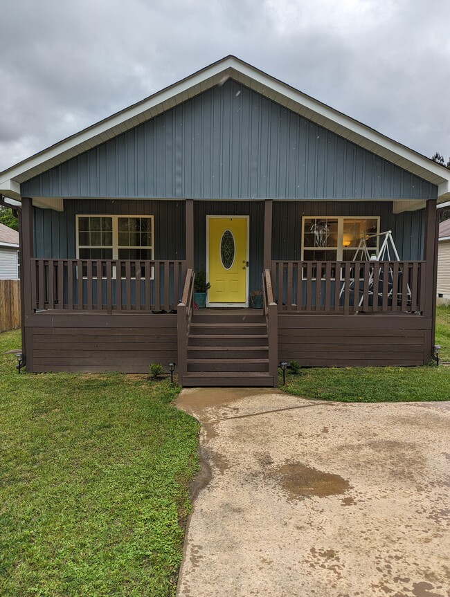 Building Photo - 1224 Frazier Dr