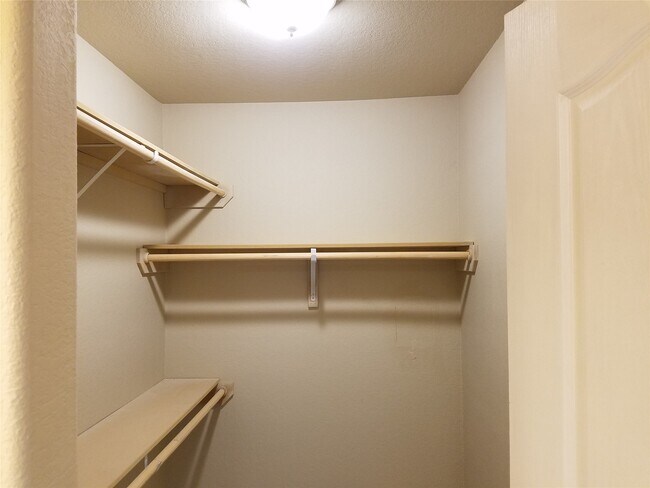 Building Photo - 5530 Melanite Ave