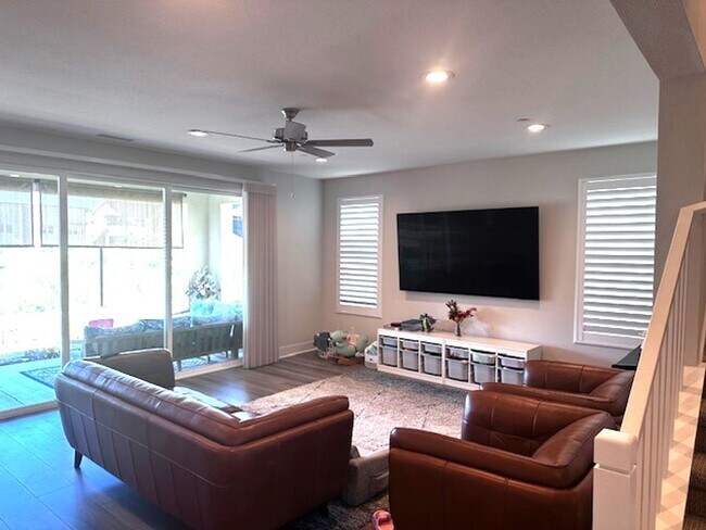 Building Photo - Melogold Way