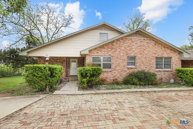 Foto del edificio - 1511 Ranch Rd 12