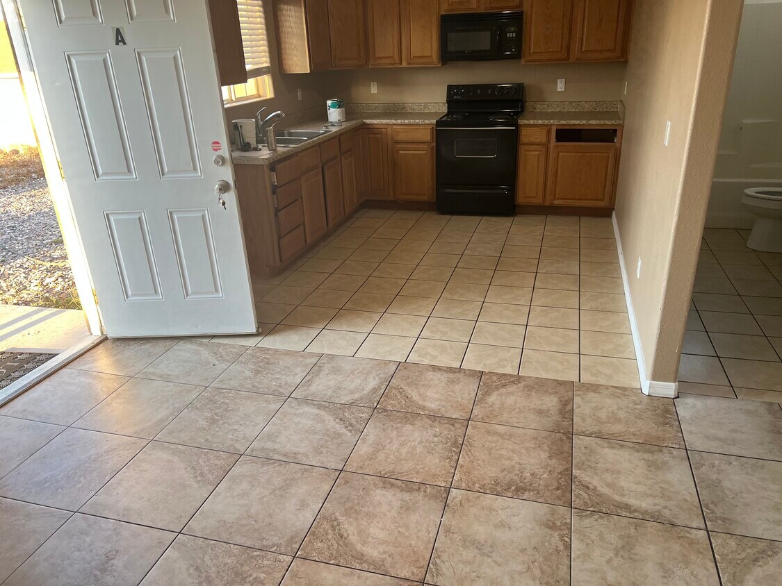 Primary Photo - 2117 Clearwater Dr