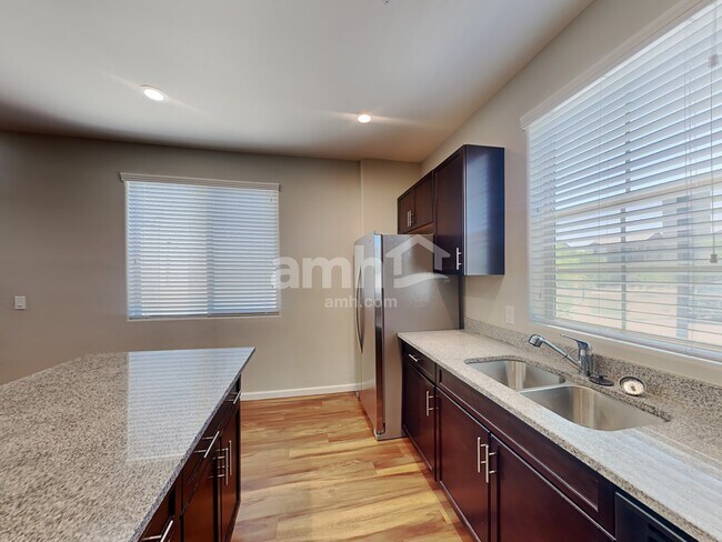 Foto del edificio - 20793 W Maiden Ln