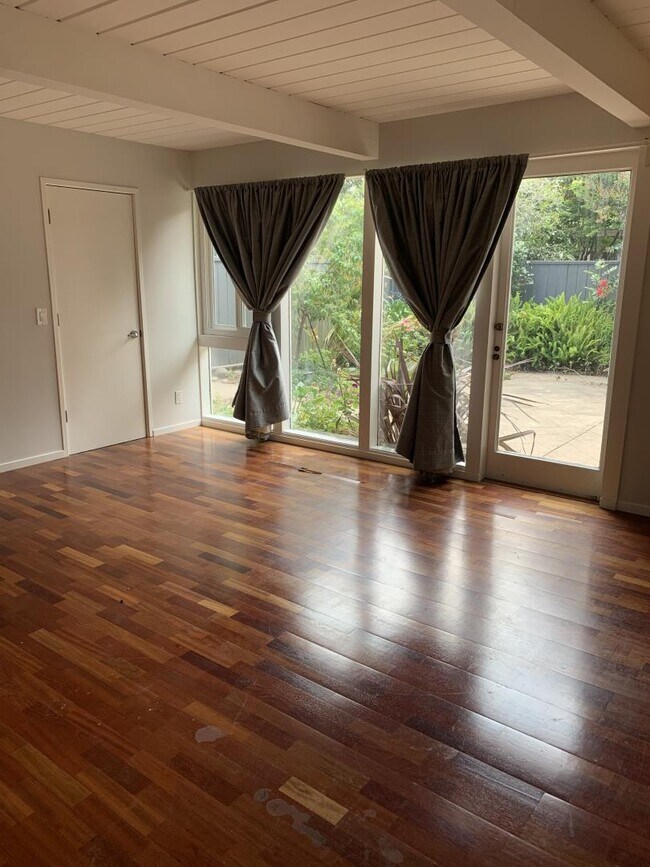 Foto del edificio - 643 Wildwood Ln