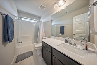 Building Photo - 8919 Oak Ivy Ln Building Photo - 8919 Oak Ivy Ln