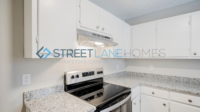 Building Photo - NOW OFFERING $250 OFF THE FIRST FULL MONTH...