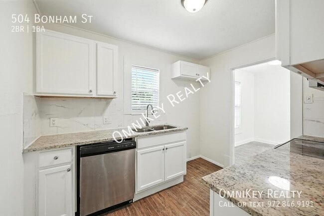 Building Photo - 504 Bonham St