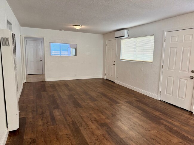 Building Photo - 1710 S Teilman Ave