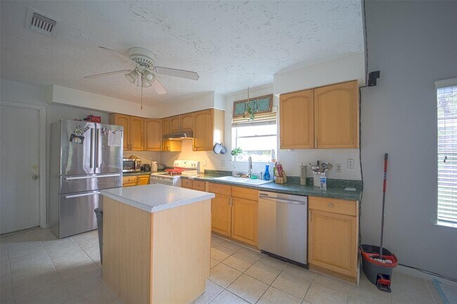 Building Photo - 23906 Nomini Hall Ln