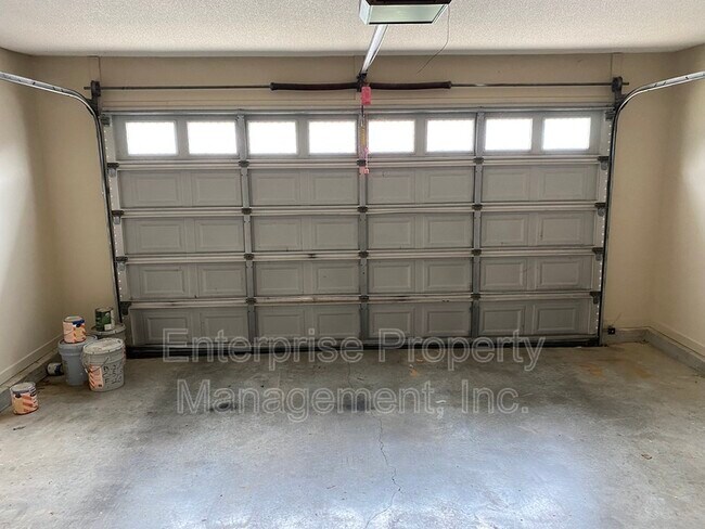 Foto del edificio - 8733 Rogers Park Ave