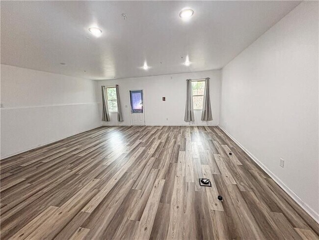 Building Photo - 339 Cherryhill Ln
