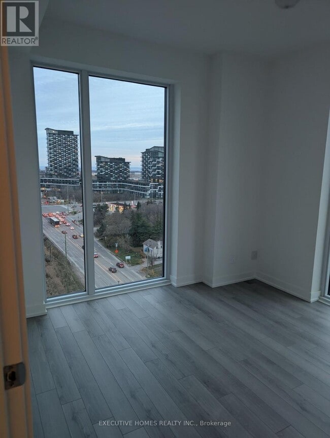 Building Photo - 3071 Trafalgar Rd