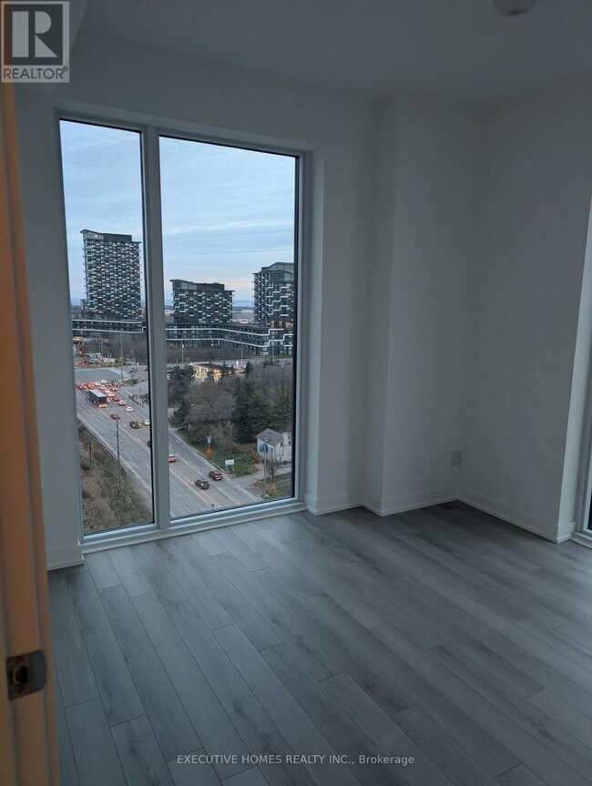 Photo du bâtiment - 3071 Trafalgar Rd