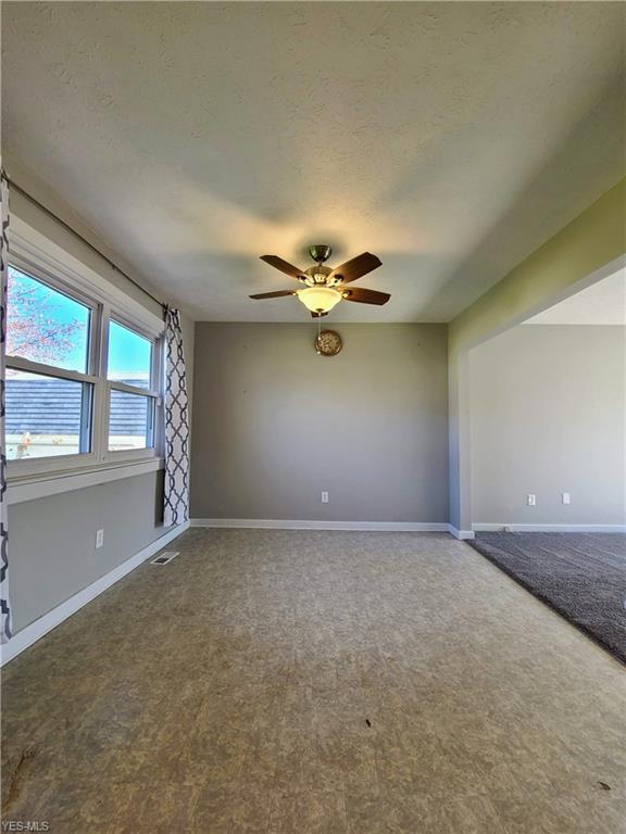 Building Photo - 9881 Green Dr