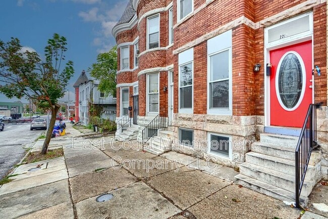 Building Photo - 2204 Ruskin Ave
