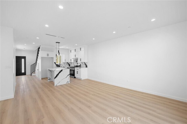 Foto del edificio - 8458 Glencrest Dr