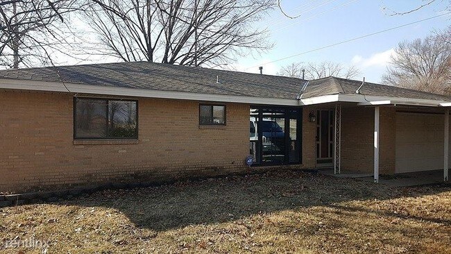 Building Photo - 3 br, 1.5 bath House - 1703 Harris Drive