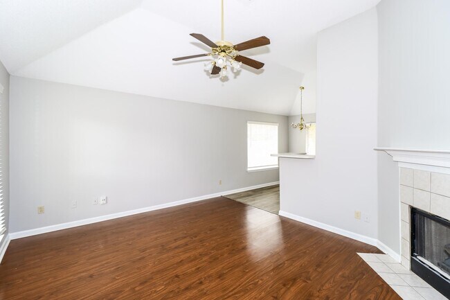 Building Photo - 3761 Clarion Dr