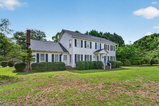 Building Photo - 636 N Wilkinson Dr