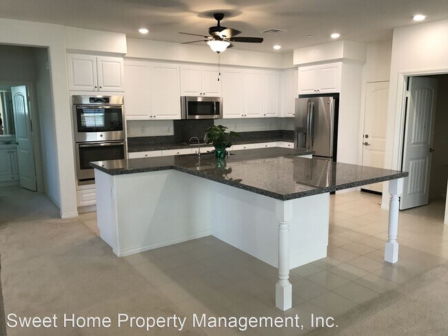 Foto del edificio - 5 br, 3 bath House - 6940 Lagoon Court