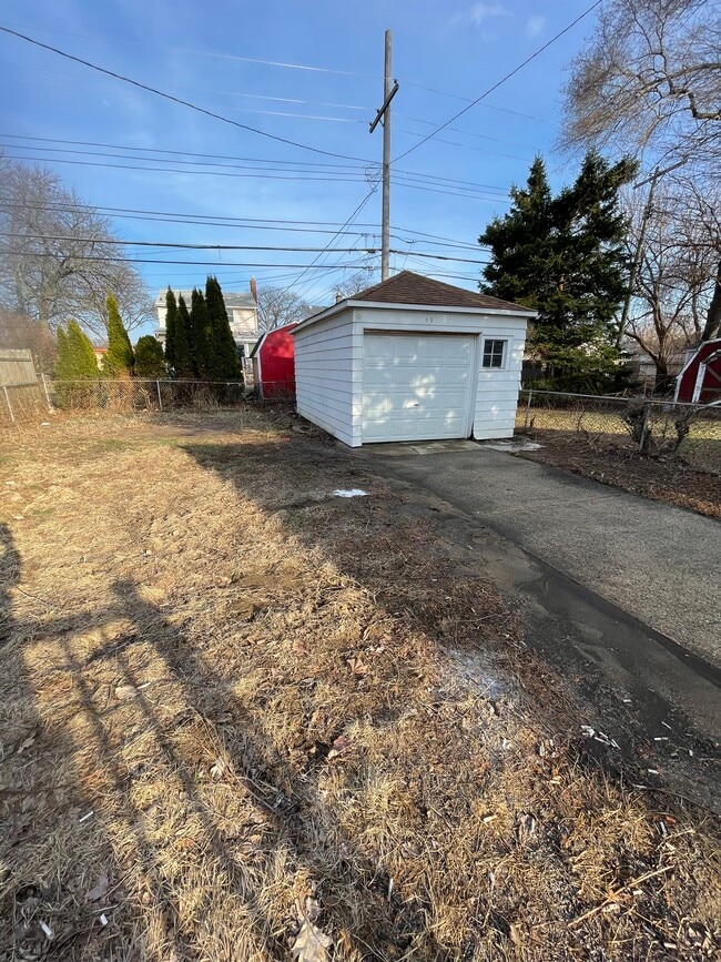 Building Photo - 23352 Hoover Ave