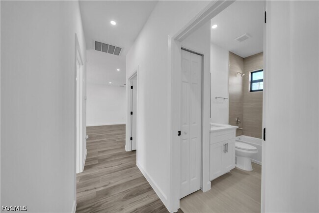 Foto del edificio - 1924 NE 33rd Ln