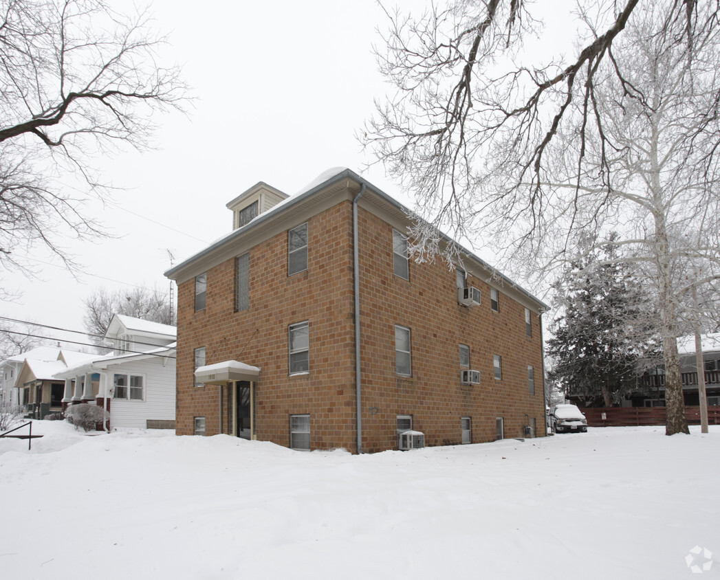 Building Photo - 1515 S 11th St