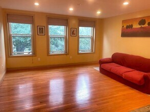 Building Photo - 394 Riverway