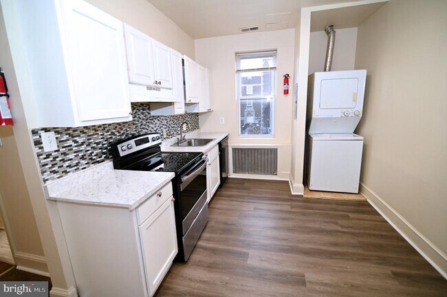 Foto del edificio - 453 Newton Pl NW
