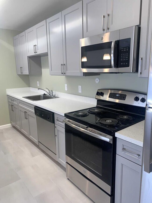 Building Photo - 1 bedroom in Oakland CA 94605