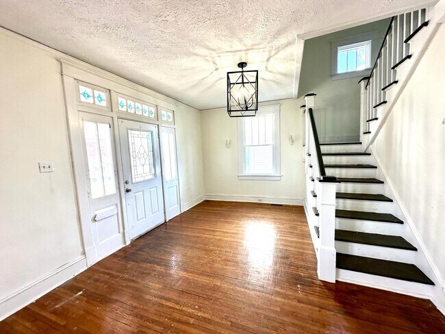 Foto del edificio - 1306 Rivermont Ave