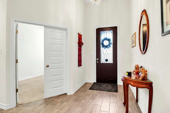 Building Photo - "Spacious 4-Bedroom Haven with 3 Full Baths in San Antonio's Charming Davis Ranch!"
