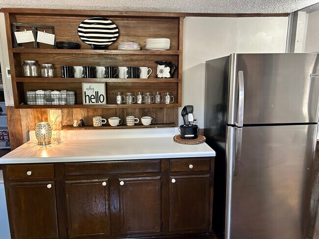 Foto del edificio - 1131 Redbud Ln