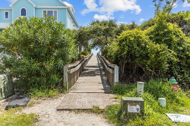 Foto del edificio - 300 Osprey Ridge Dr