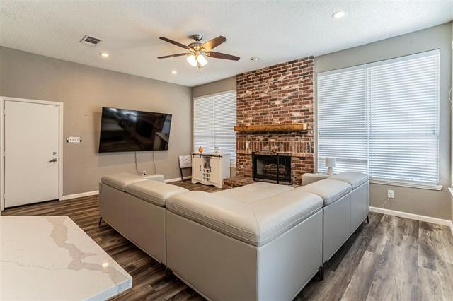 Foto del edificio - 8409 Lake Bend Dr