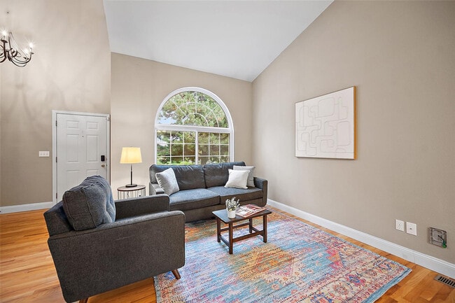 Building Photo - 1169 Beacon Hill Way