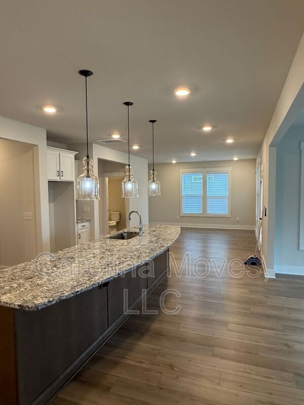 Foto del edificio - 521 Fenwick Dr